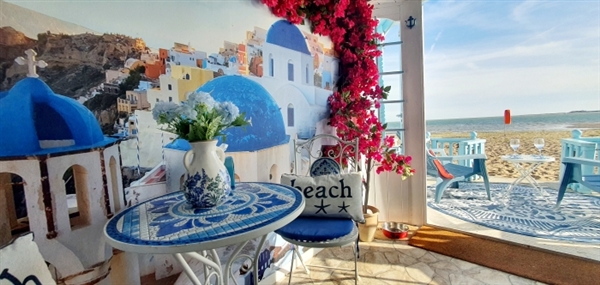 Santorini Beach Hut