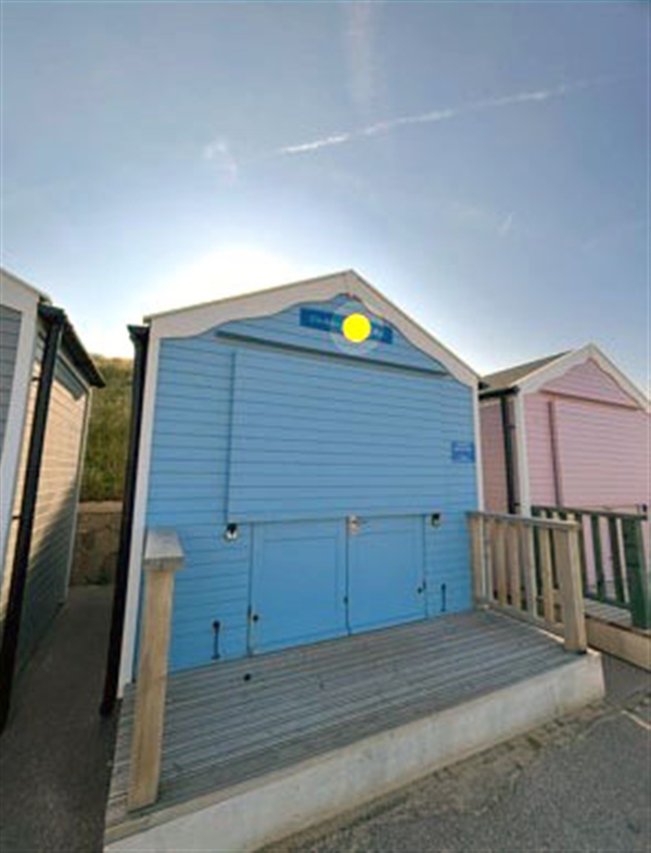 Dickies Beach Hut